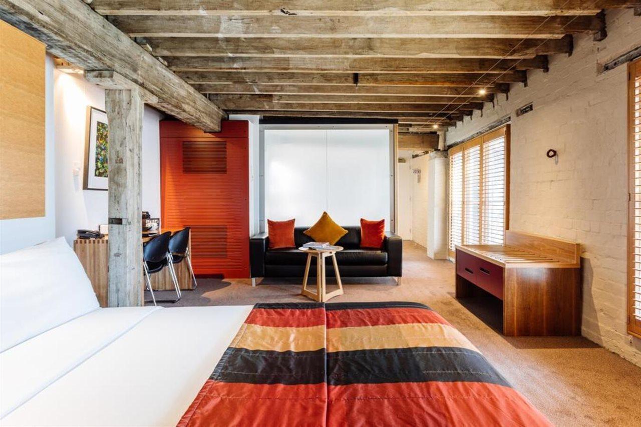 The Henry Jones Art Hotel Hobart Esterno foto The interior of a one-bedroom apartment at the hotel