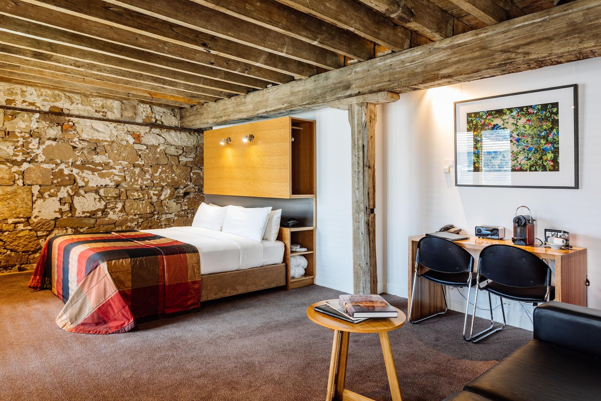 The Henry Jones Art Hotel Hobart Esterno foto A room at the hotel