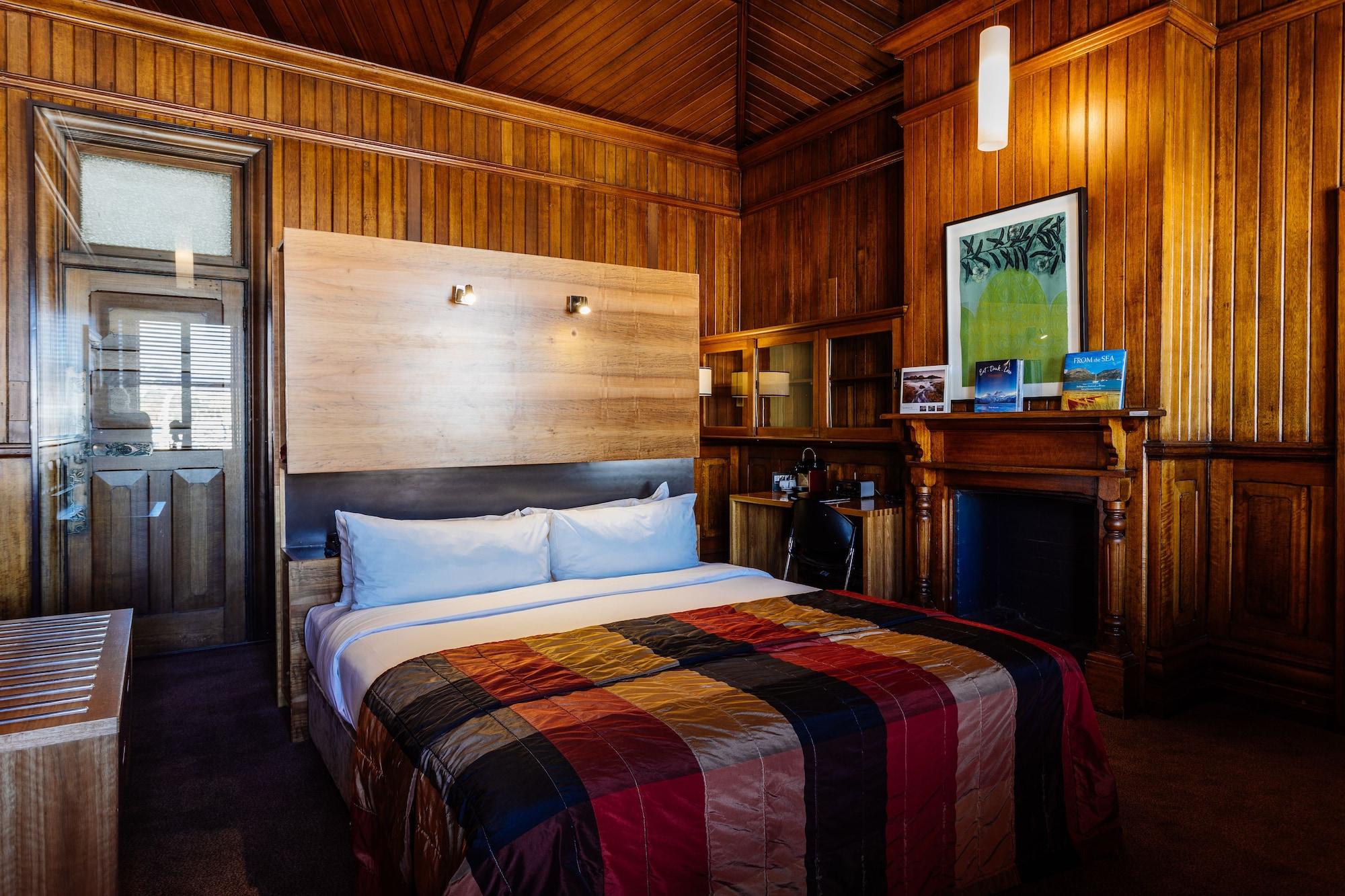The Henry Jones Art Hotel Hobart Esterno foto A room at the hotel