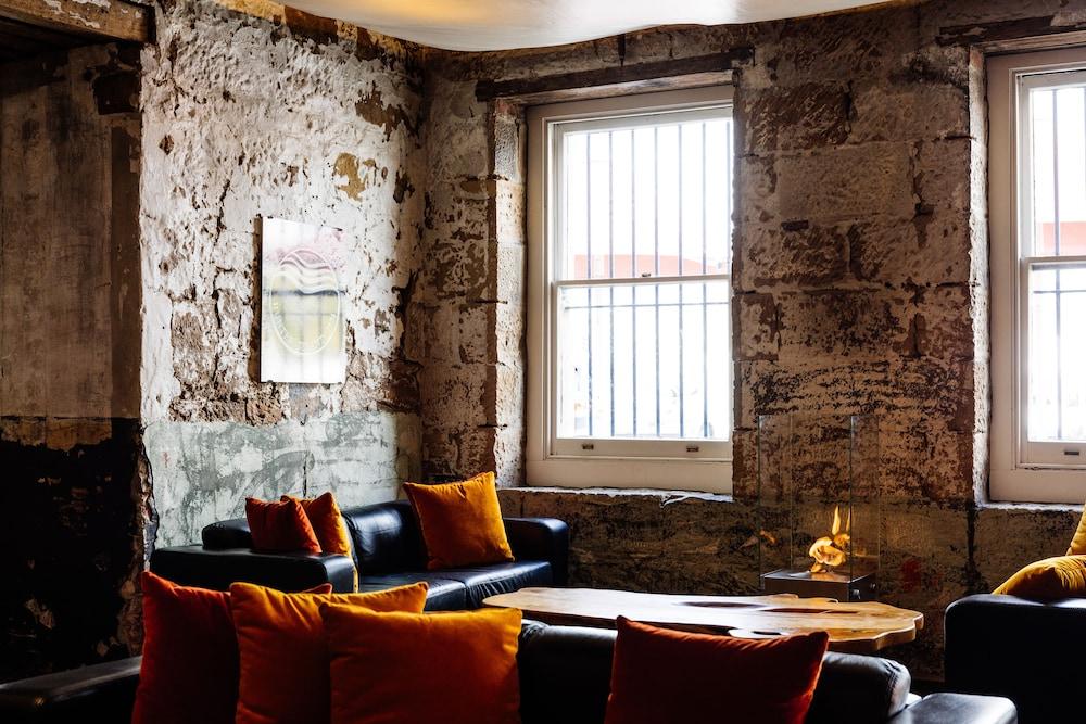 The Henry Jones Art Hotel Hobart Esterno foto The interior of the Old Dispensary
