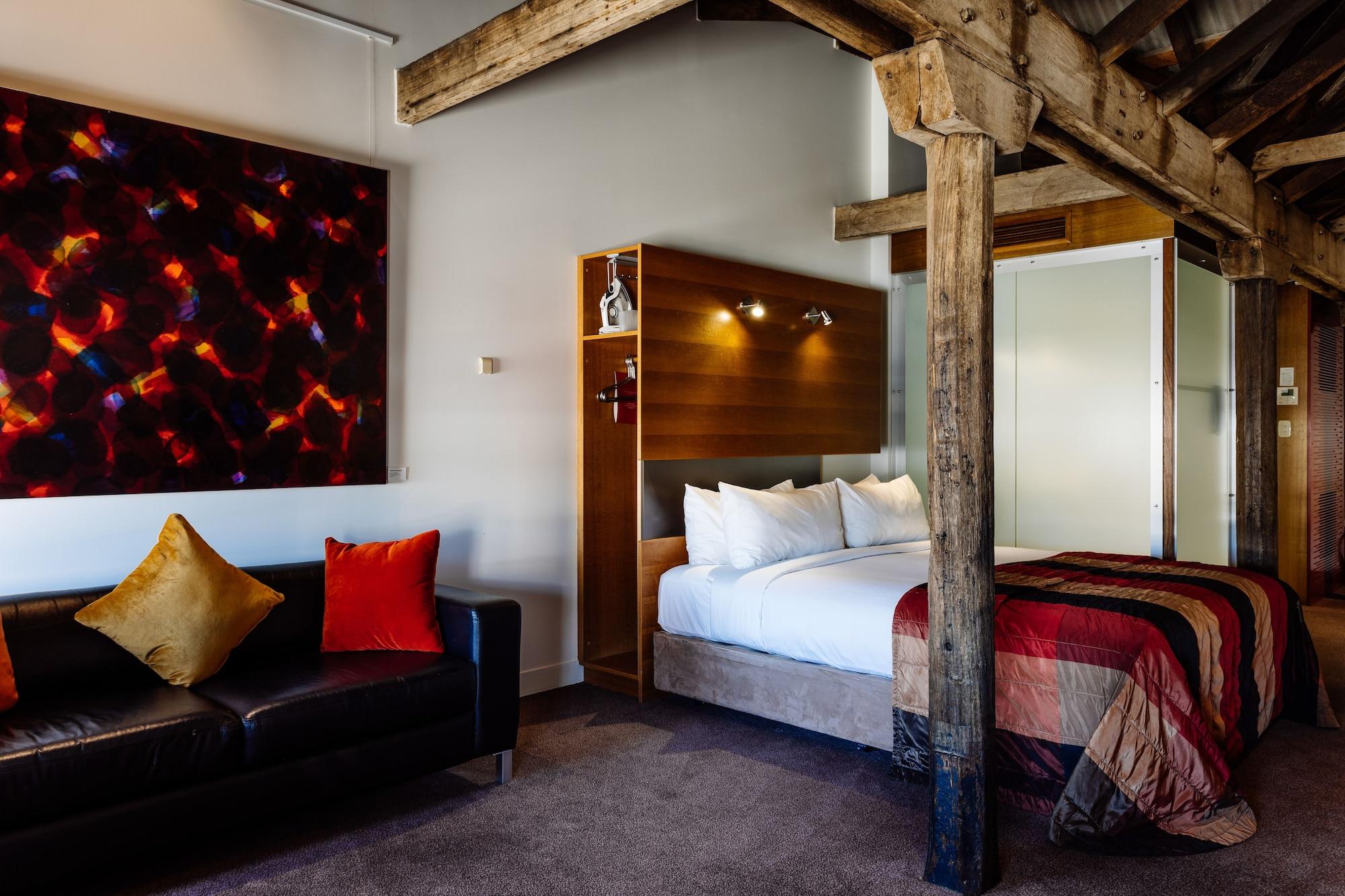 The Henry Jones Art Hotel Hobart Esterno foto A room at the hotel